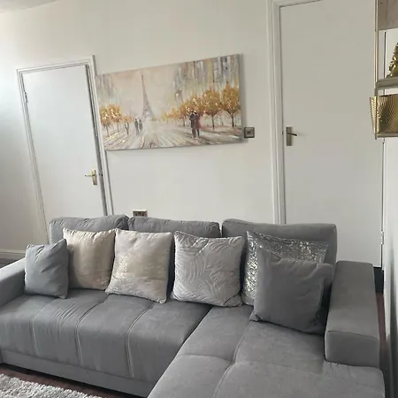 Clifton - Newly Refurbished - Free Wifi And Parking- Near Centre דירה