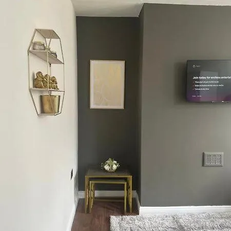 Clifton - Newly Refurbished - Free Wifi And Parking- Near Centre *